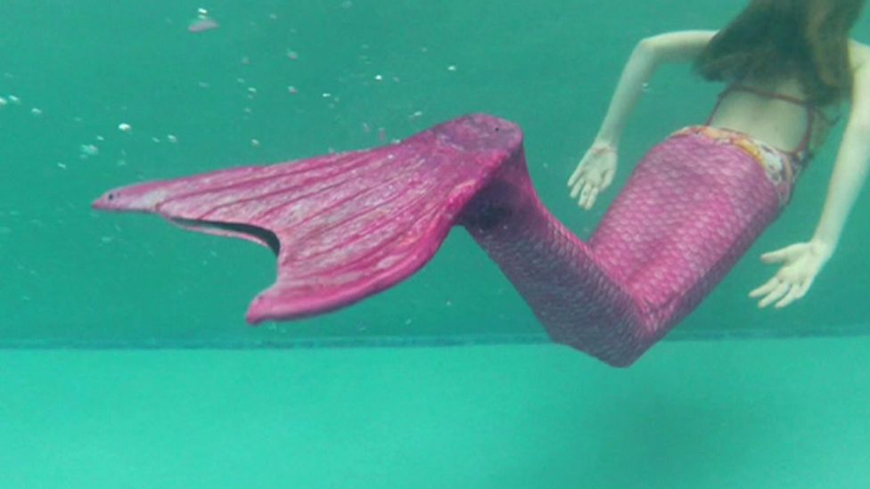 Mermaids gather to compete for UK title - BBC News