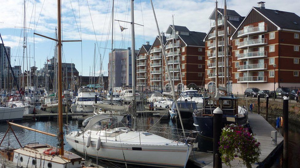 Ипсвич сити. Ipswich Waterfront. Ипсвич Англия фото.