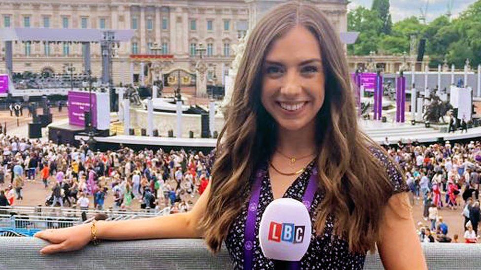 M25 protests Arrests of journalists not justified, review finds BBC News