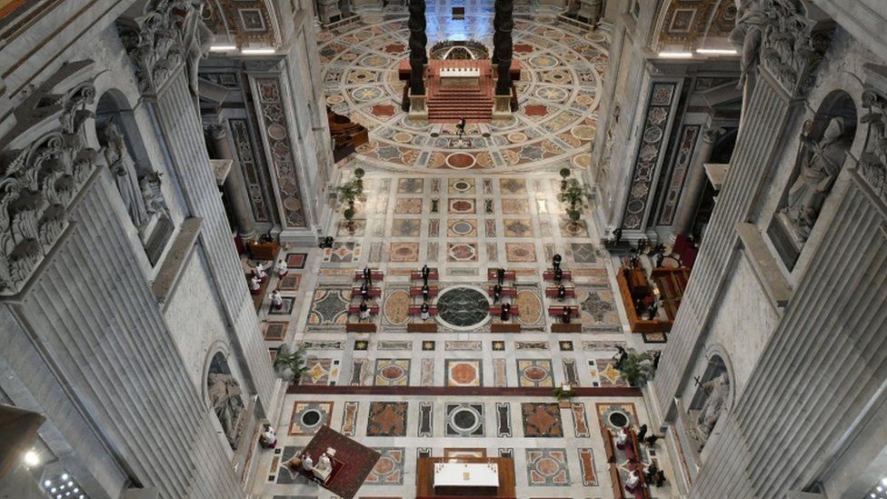 Basílica de San Pedro casi vacía