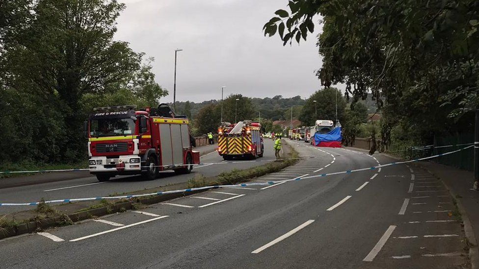 Motorcyclist dies in crash with HGV on Bristol Portway BBC News