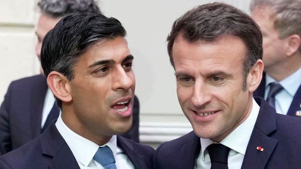 President Emmanuel Macron of France (right) and the UK Prime Minister Rishi Sunak