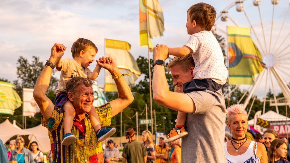 WOMAD: Crowds enjoy 40th anniversary festival - BBC News