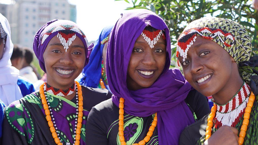 Women in traditional costume