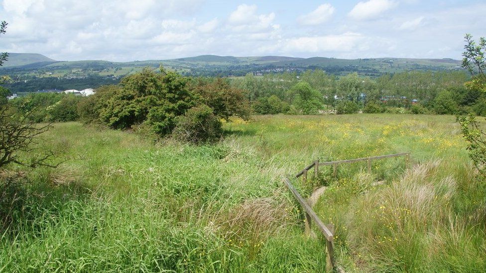 Footpath on Little Gib Hill