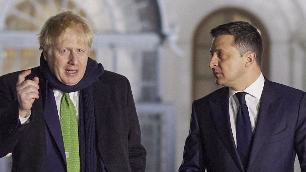 Volodymyr Zelensky and Boris Johnson