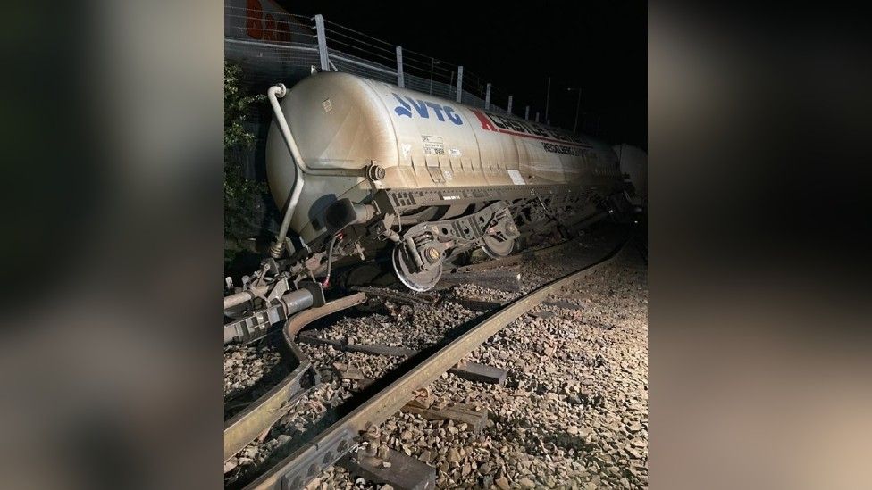 Freight train derails in Carlisle