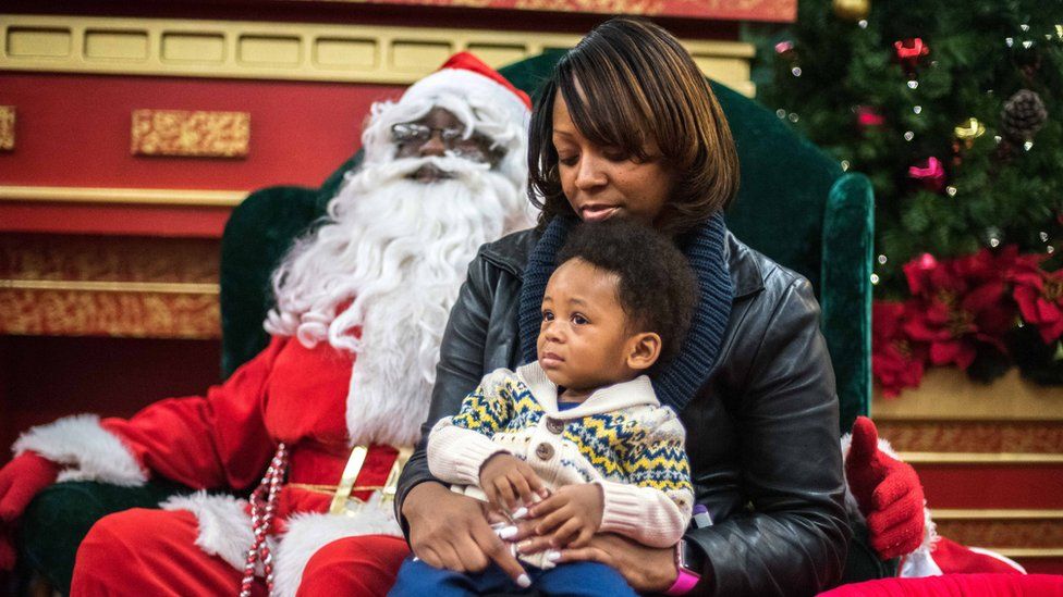 Bianca and Harlem Robinson with Santa, Iverson Mall