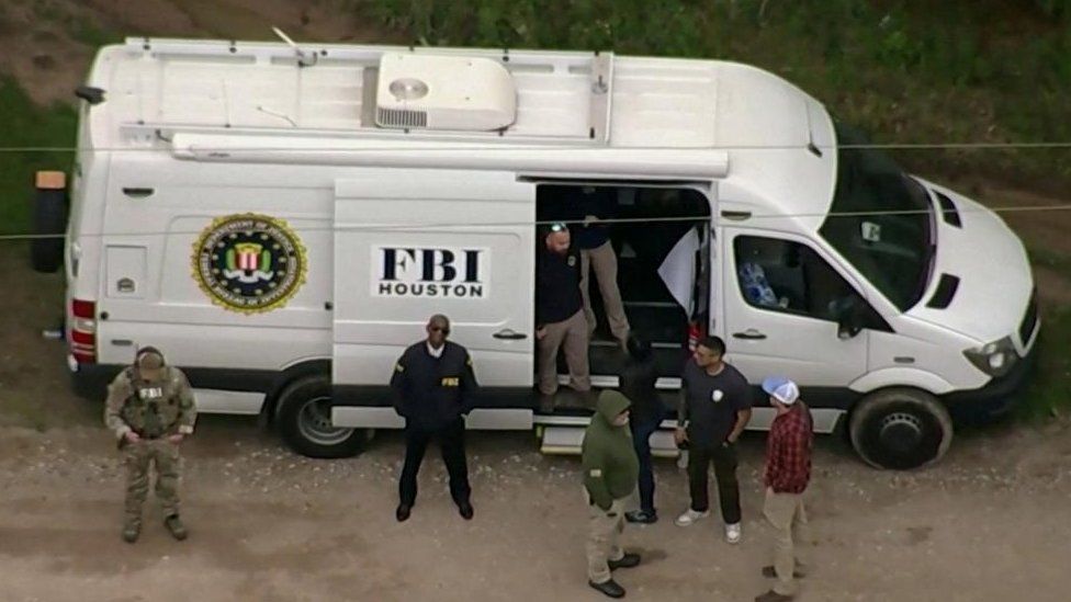 FBI van during the manhunt for Francisco Oropesa
