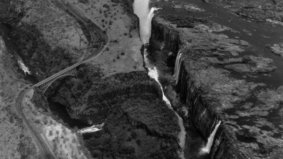 Aerial shot of the Victoria Bridge in the 1950s