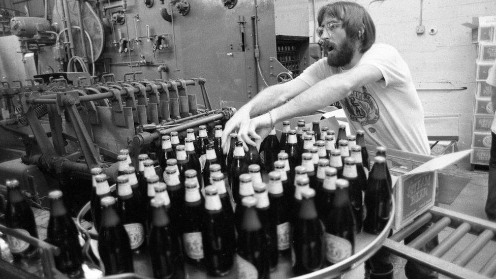 Boxing up the bottles beer at Anchor Steam Beer Brewery, March 28, 1978