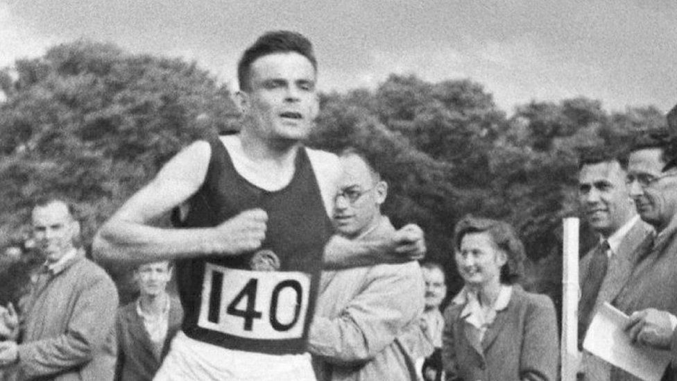 Alan Turing finishing a race