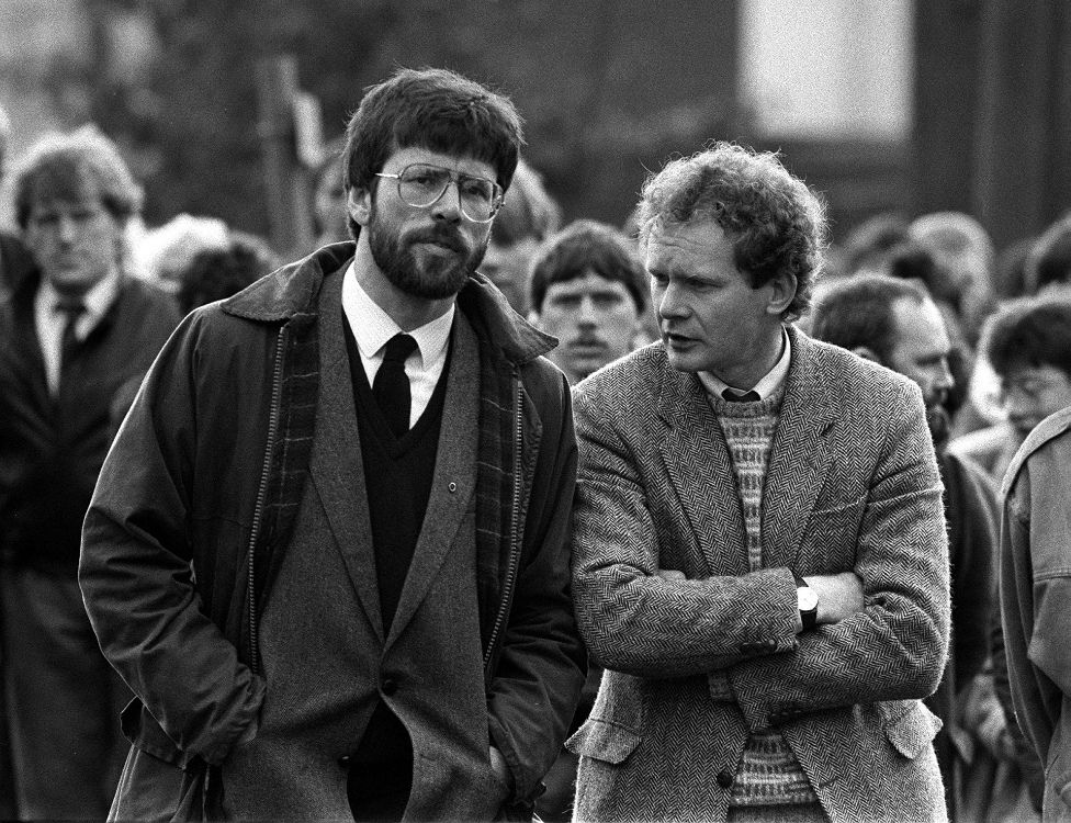 Джерри Адамс и Мартин МакГиннесс на похоронах в 1987 году