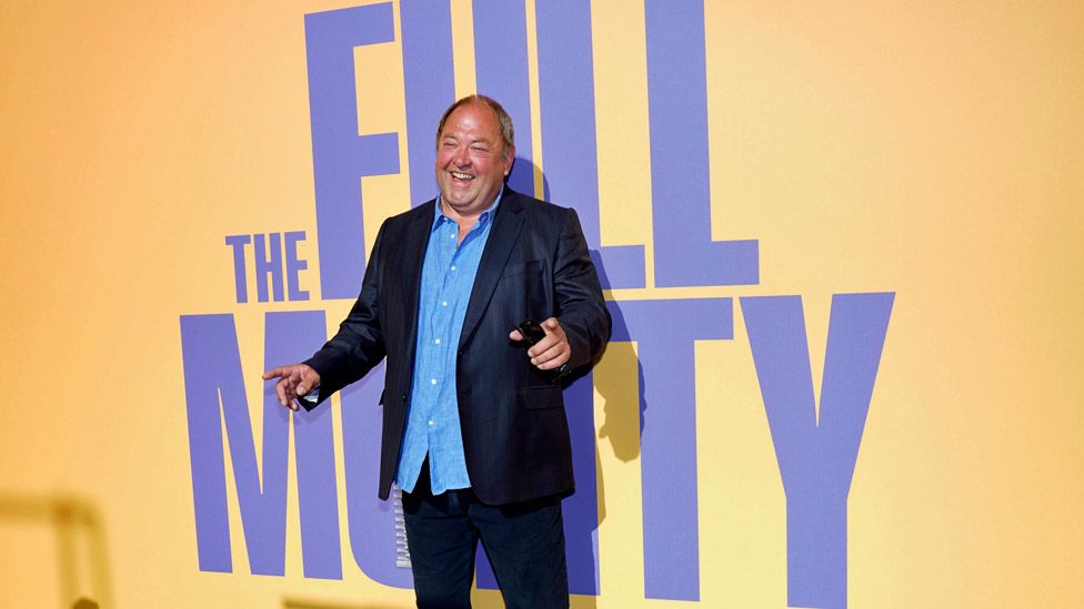 L'attore Mark Addy alla prima della serie Full Monty a Sheffield il 5 giugno