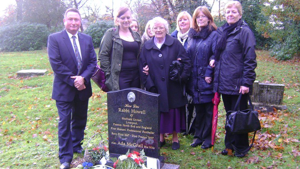 Relatives of Rabbi Howell at the headstone unveiling