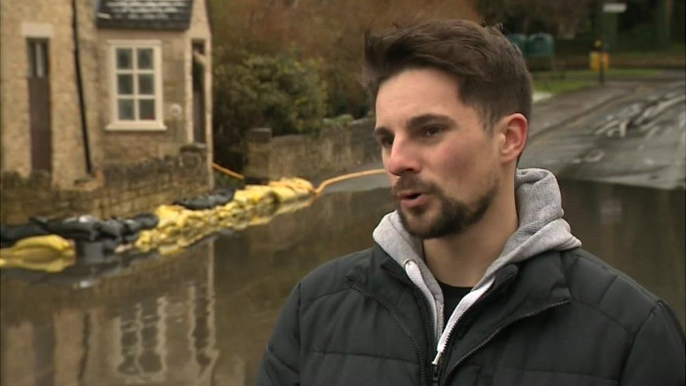 Cotswolds need more help as carers wade through flood sewage BBC News