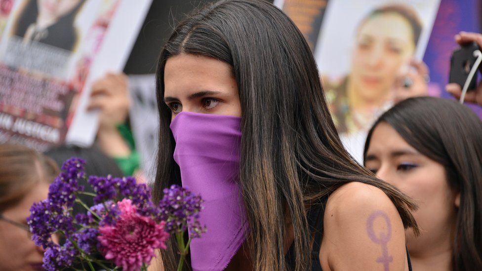 Hundreds join violence against women protest in Mexico - BBC News