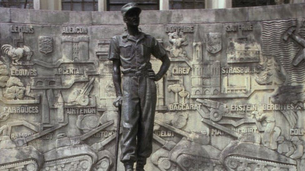 Monument of Gen Leclerc's statue