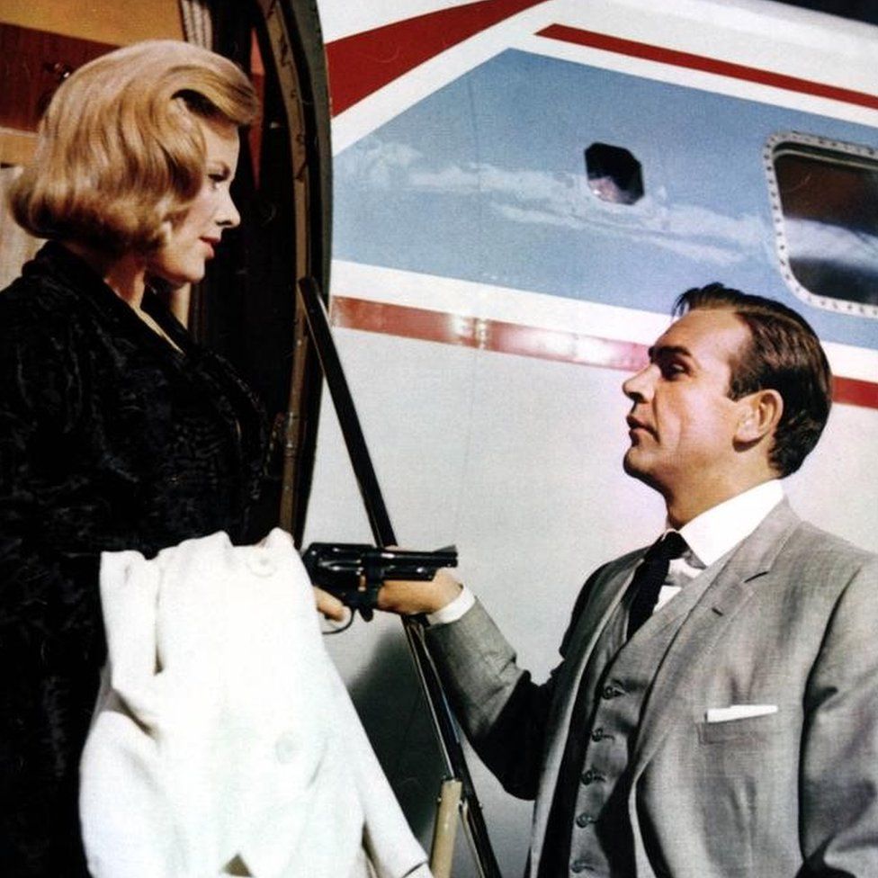 Honor Blackman and Sean Connery in Goldfinger