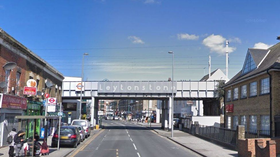 Leytonstone crash: Murder probe after man, 52, dies - BBC News