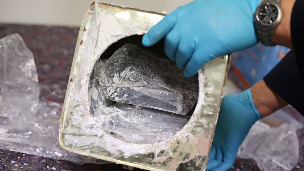 Cocaine found in over 1,700 tins of wall filler in Hamburg, Germany