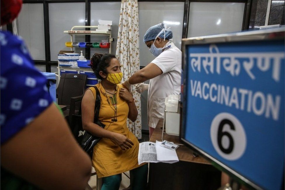 Covid vaccine: India gives 20 million jabs to mark PM Modi's birthday - BBC  News