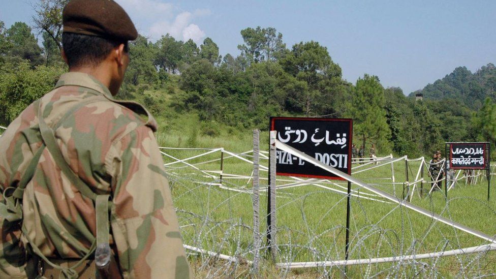 Conflicto en Cachemira: qué se siente al tener enfrente a un enemigo fuertemente armado y a solo 100 metros de distancia durante décadas