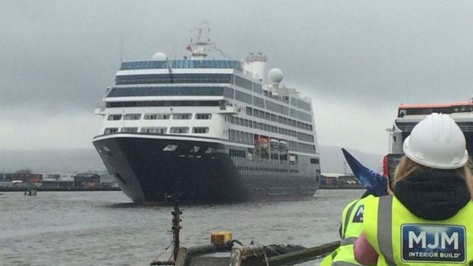 Cruise ship in Belfast