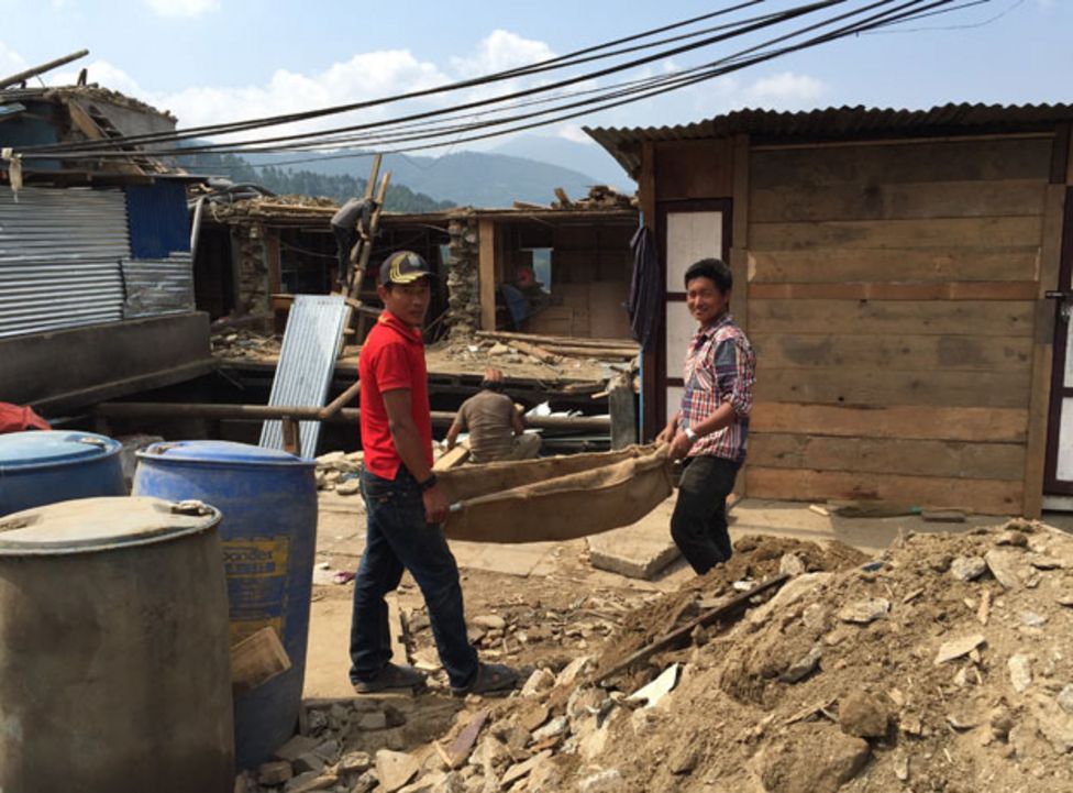 Meeting the widows of the Everest avalanche - BBC News