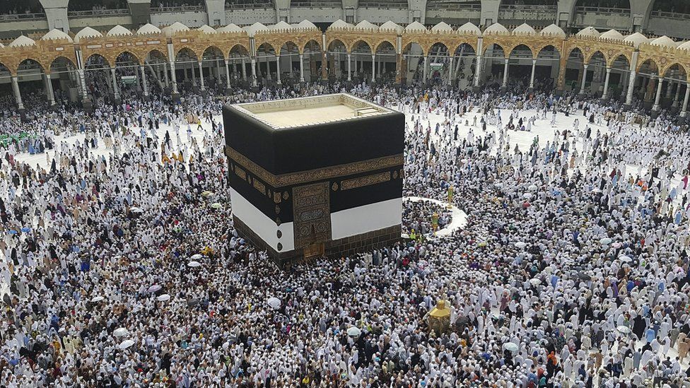 In Pictures Foreign Muslims Return To Mecca For Umrah Pilgrimage Bbc