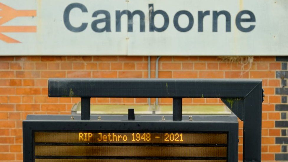 Jethro tribute at Camborne train station