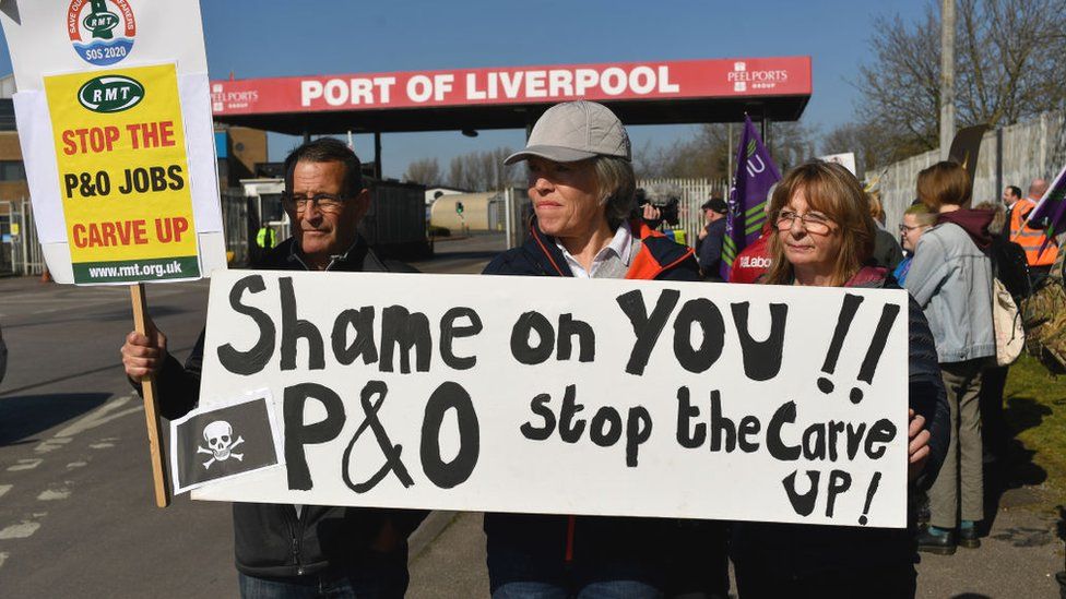 Демонстранты P&O в Ливерпуле