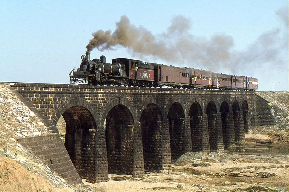 Narrow-gauge railway