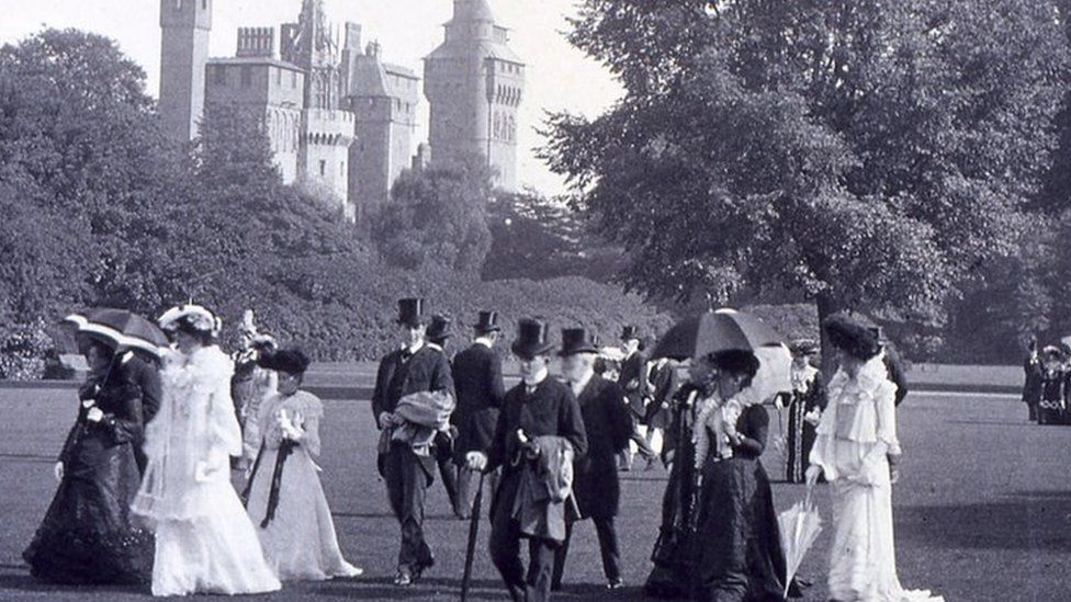 Garden party in 1902
