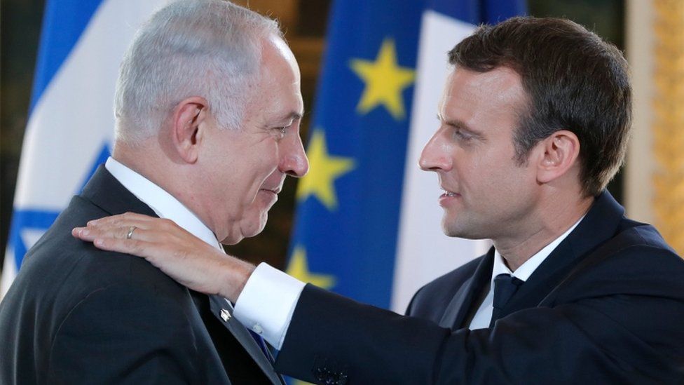 French President Emmanuel Macron and Israeli Prime Minister Benjamin Netanyahu react after making a joint declaration at the Elysee Palace in Paris, France, 16 July 2017.