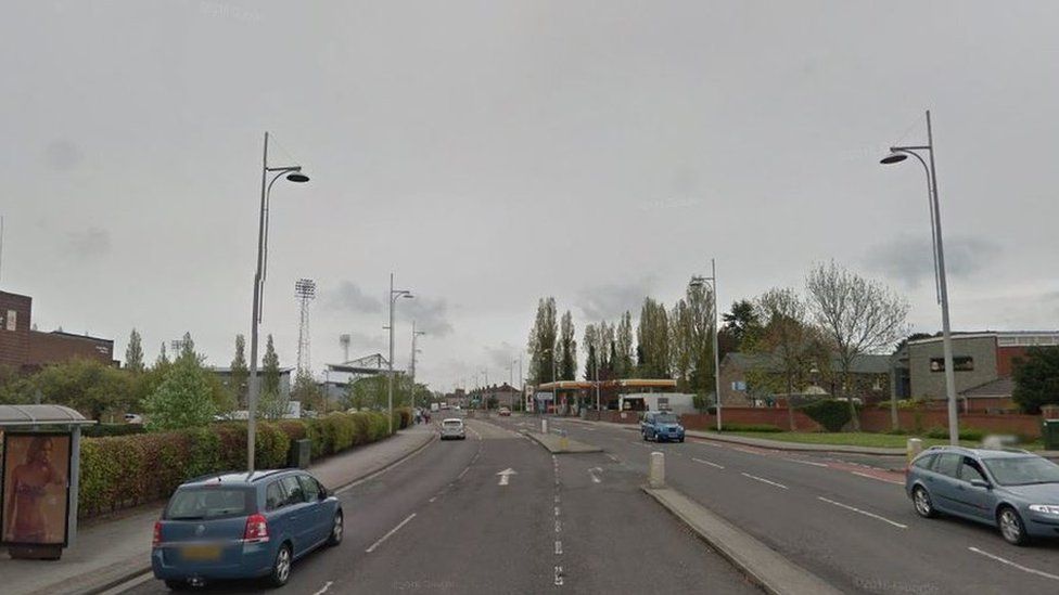 Five weeks of Wrexham roadworks begin on Mold Road BBC News