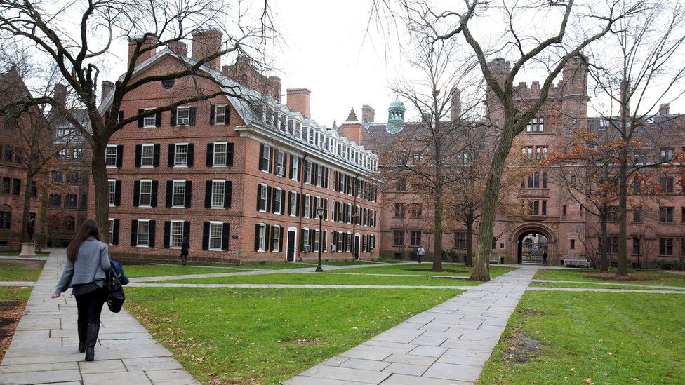 Старый кампус Йельского университета, Нью-Хейвен, Коннектикут (изображение файла)