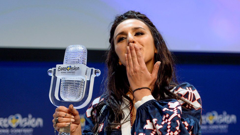 Jamala with her Eurovision trophy in Stockholm, 15 May