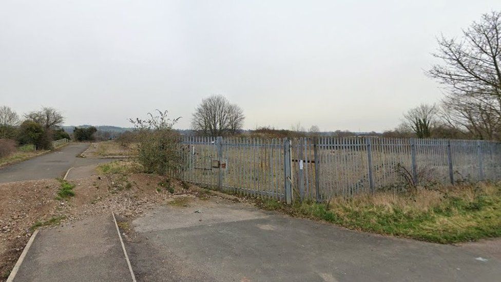 Homes plan for former Uttoxeter household waste site approved BBC News