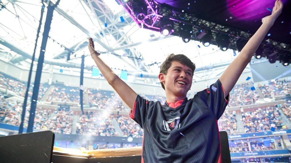 Fortnite 5 Money Winners Us Teenager Wins 3m As Fortnite World Champion Bbc News