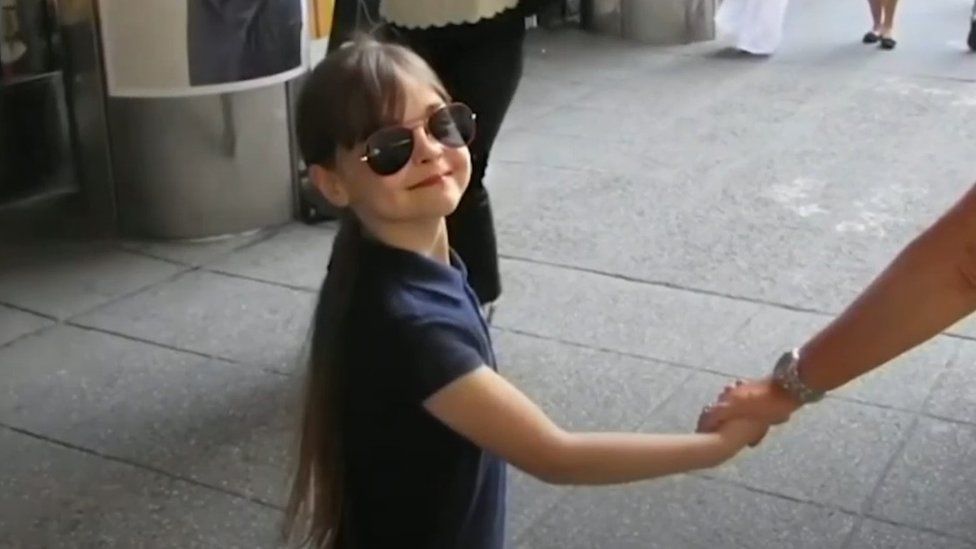 Manchester Arena Inquiry: Saffie-Rose Roussos a 'beautiful soul' - BBC News