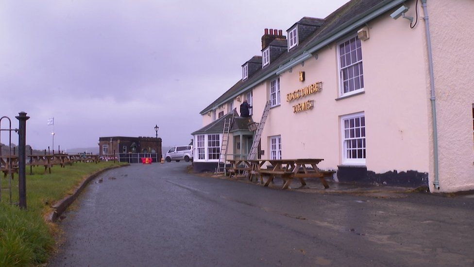 Edgcumbe Arms pub