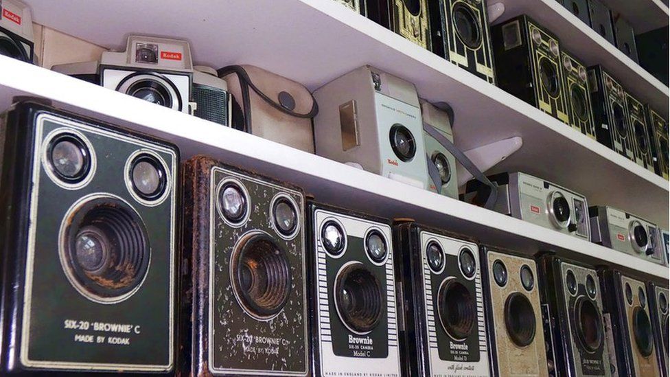 Iconic Box Brownies - including Six-20 C and D models on lower shelf