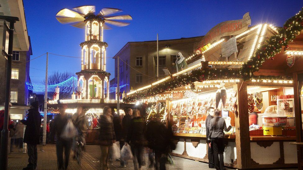 Bristol Christmas Market returns after year off due to Covid-19 - BBC News