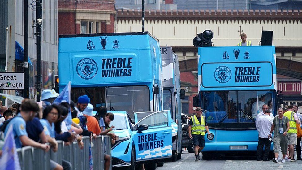 Open-top double decker buses for Manchester City parade