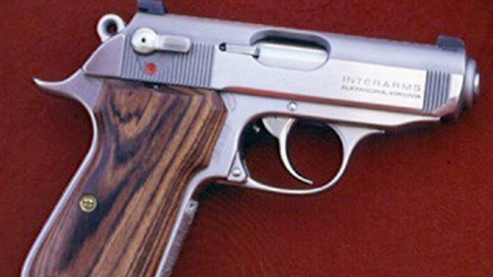 Walther PPK .32 pistol handgun hand gun