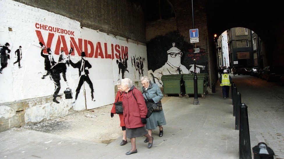 Un ex agente de Banksy revela fotos cercanas del artista: Obra de Banksy
