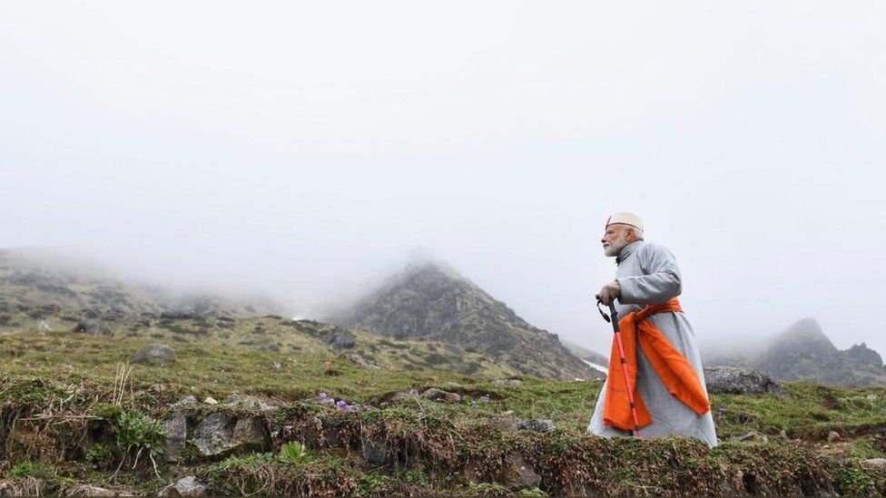 Modi walks through a famous Himilayan pilgrimage site