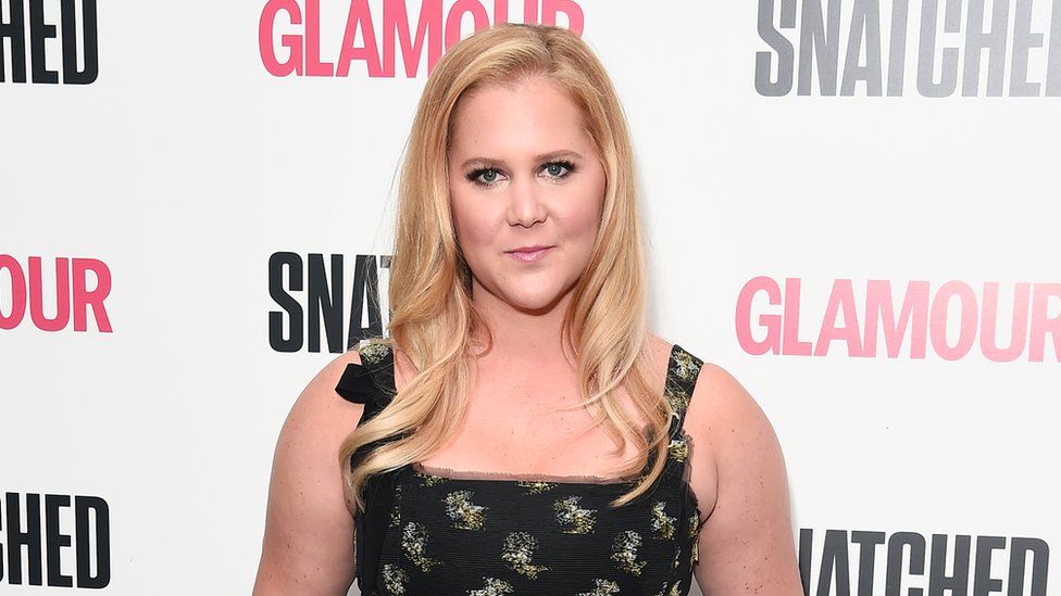 Amy Schumer: Actress hits back at comments about her face - BBC News
