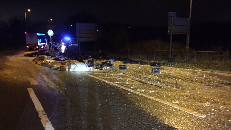 A3024 shut in Bursledon as lorry spills milk bottles BBC News